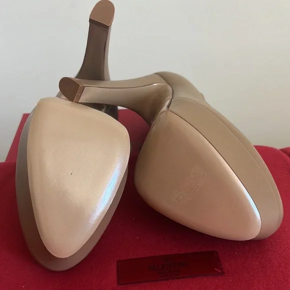 VALENTINO GARAVANI Tan platform pumps - Picture 5 of 8
